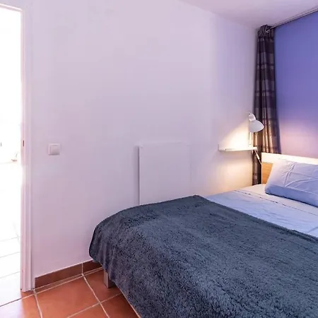 Apartamento Charming Traditional House In Tiny, Cozy Village *