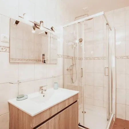 Charming Traditional House In Tiny, Cozy Village * Budens